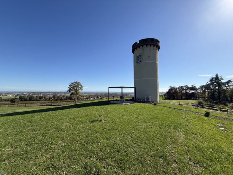 Un petit nid douillet Pour deux personnes, passez une nuit en amoureux dans ce gîte insolite.